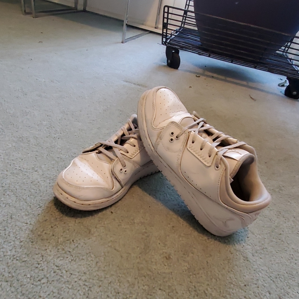 White womans DC tennis shoes